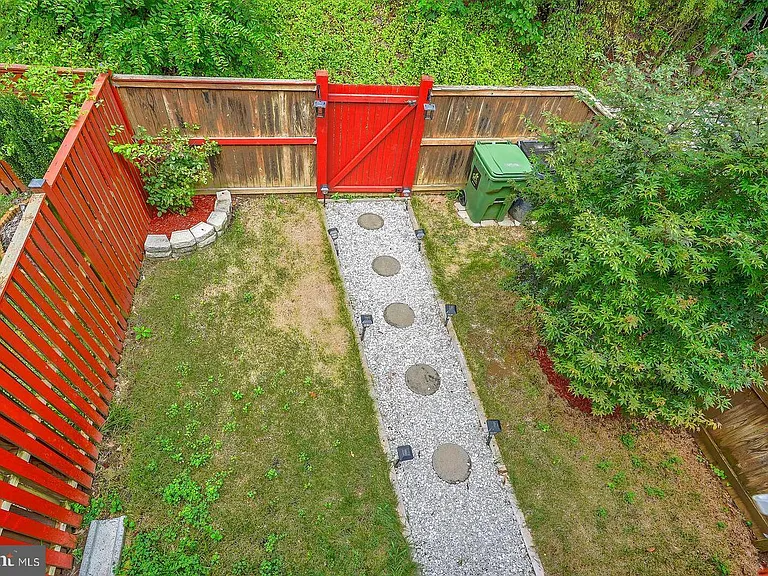 509 Sedgwick Ct — Photo 8