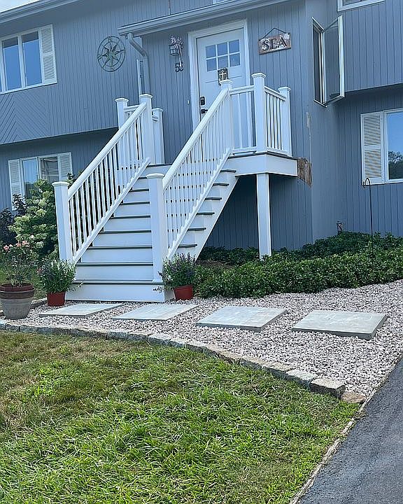 1st image of 55 White Swan Dr