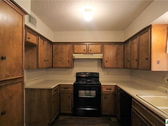 5th image of 19 Moss Rock Dr #A
