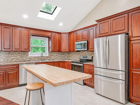 2nd image of 4 Witmer Court