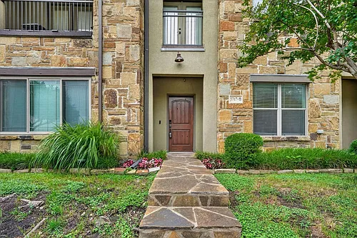 5747 Prospect Ave #B Photo 1