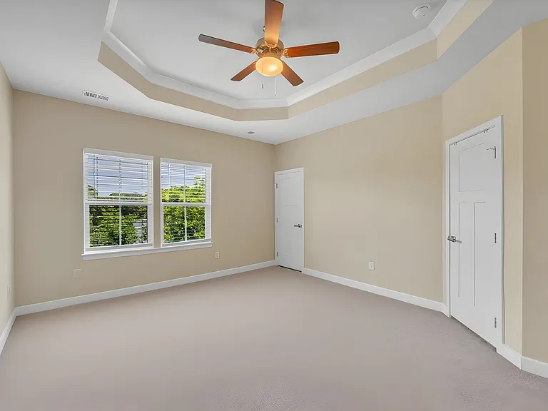 589 Westport St — Photo 11