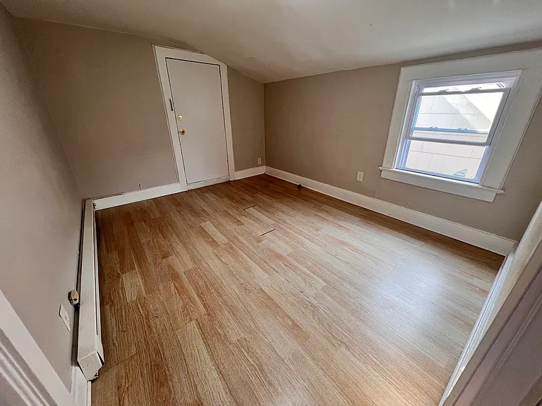 22 Llewellyn Ave #3 — Photo 4