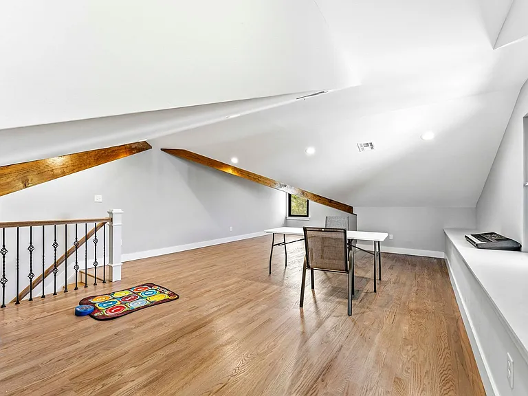 512 Knopf St — Photo 16