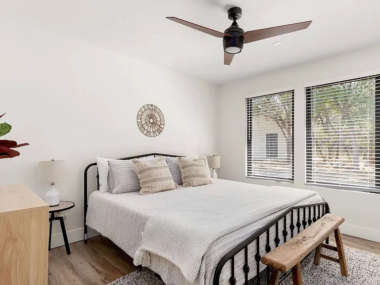 625 Gruene River Dr — Photo 6
