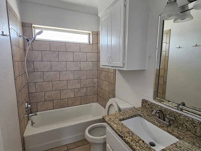 2631 SW H Ave #A — Photo 10