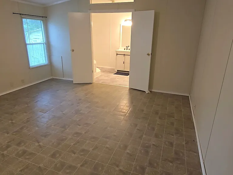 203 Iowa St — Photo 11