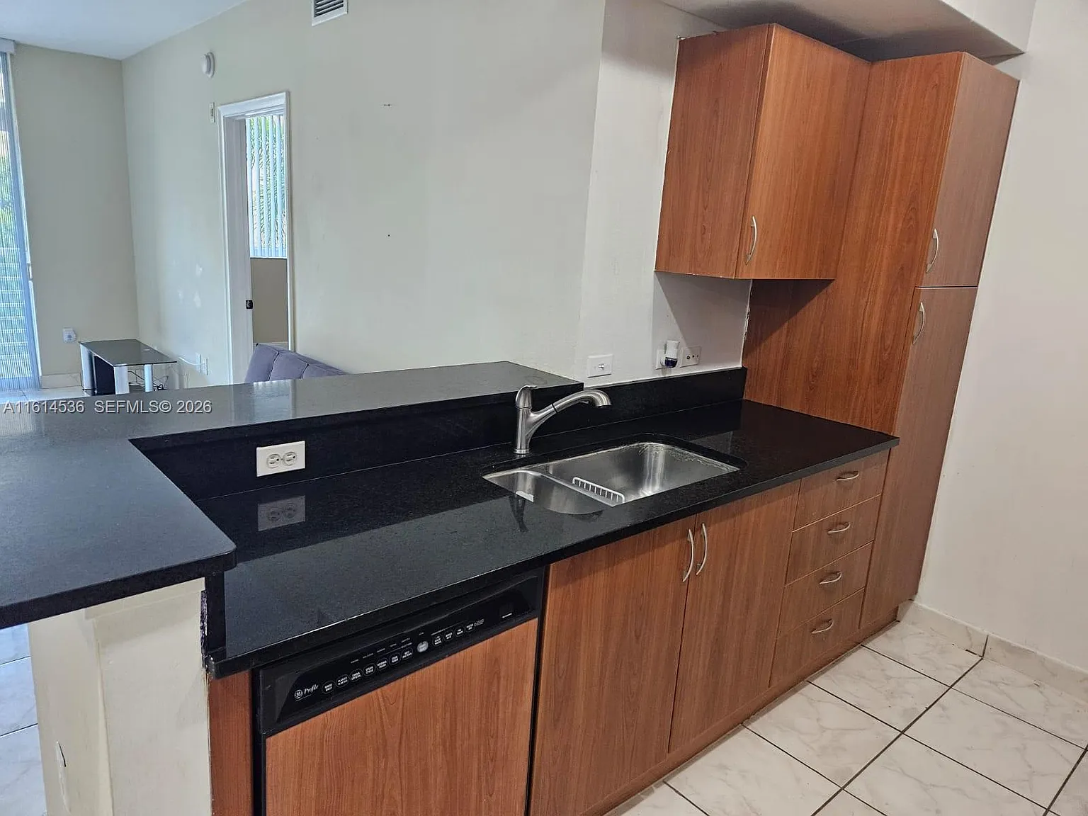 2 bed, 2.0 bath, $2,725 — Photo 3