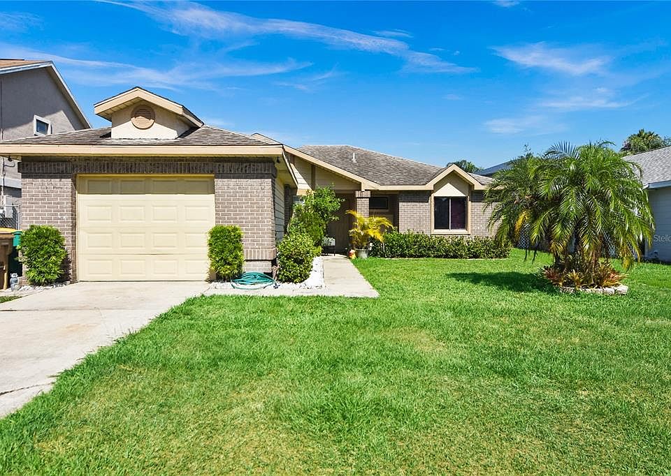 1st image of 121 Coralwood Cir