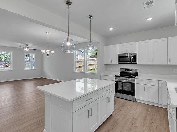 4th image of 143 D St