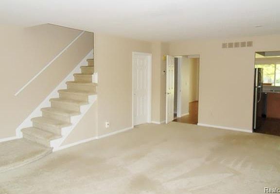 5th image of 2606 Williamsburg Cir #1