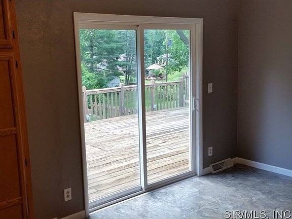 5th image of 218 Merriweather Ln