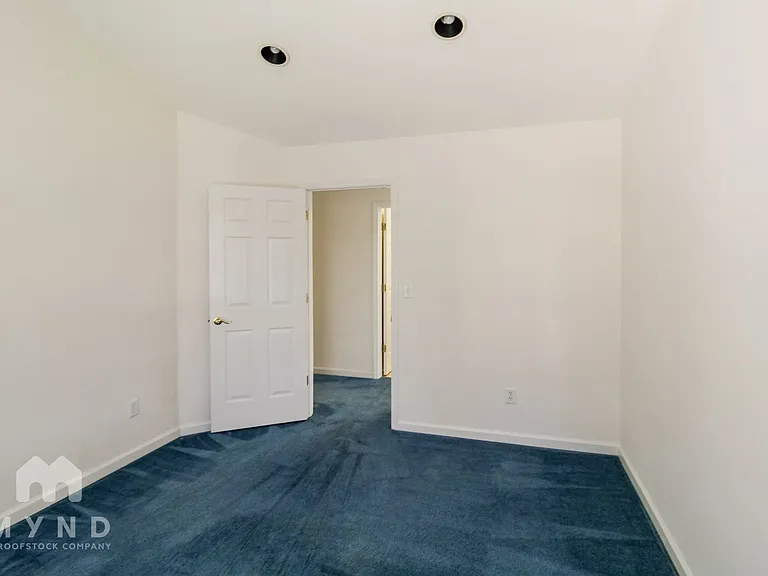 1220 Downyshire Dr — Photo 16