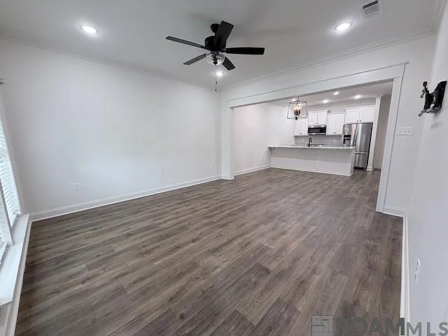 37089 Woodbine — Photo 1