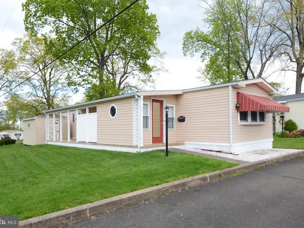 3011 Walnut Ln, Telford, PA 18969