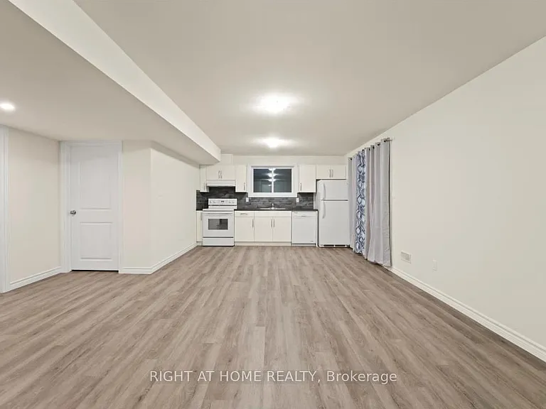 382 Mulberry Ln — Photo 10