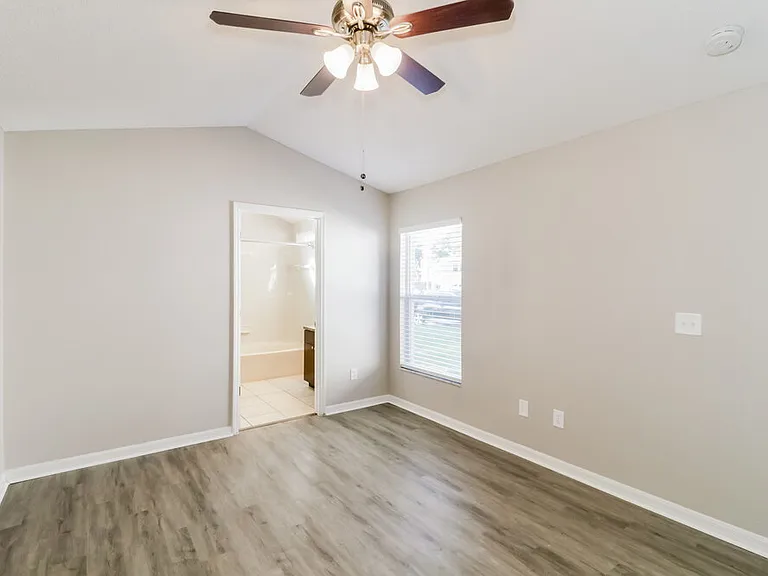 22501 Crows Nest Ct — Photo 11
