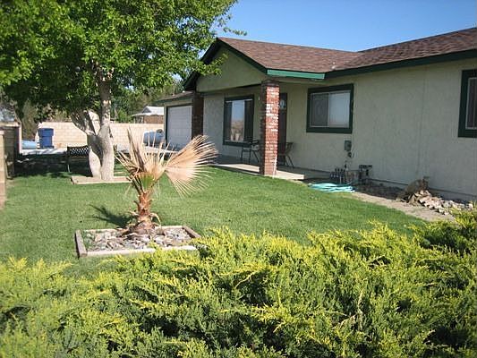 GREAT PRICE, 1 ACRE POOL HOME