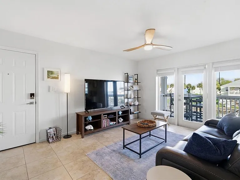 5174 Beach Dr SE #D — Photo 5