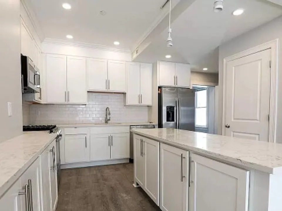 124 Kenrick St #5L