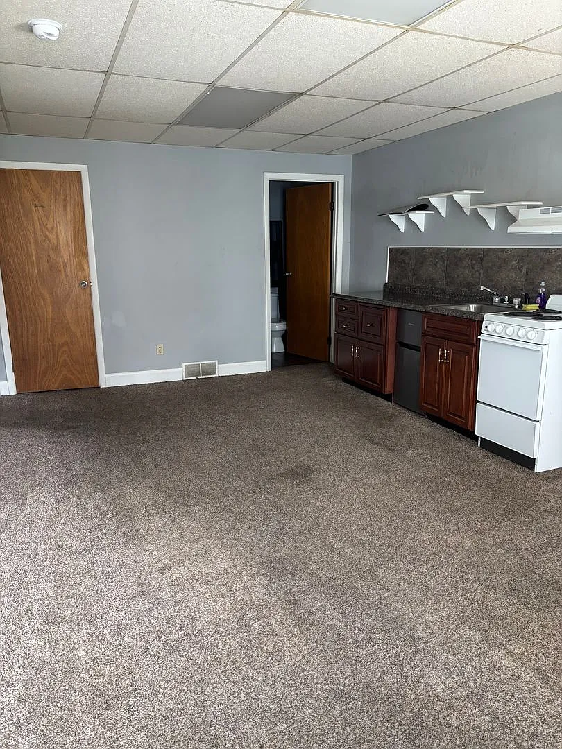 21 A N Water Ave — Photo 3