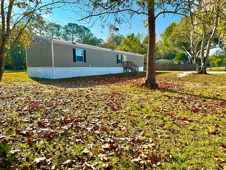 54346 Armstrong Rd — Photo 2