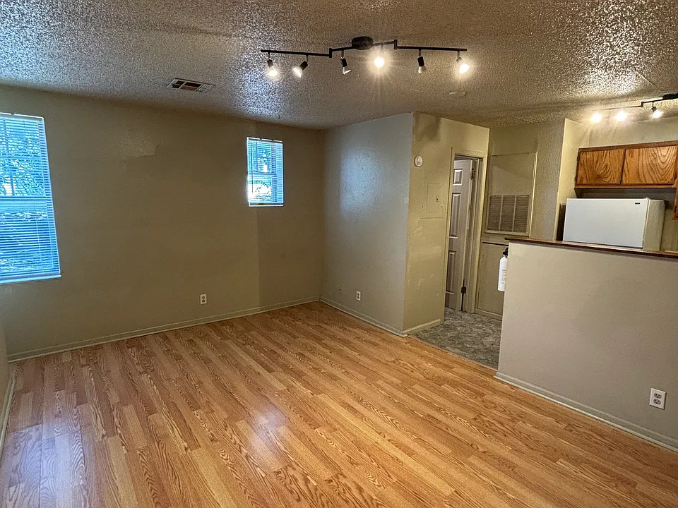 215 W Fairview St #202