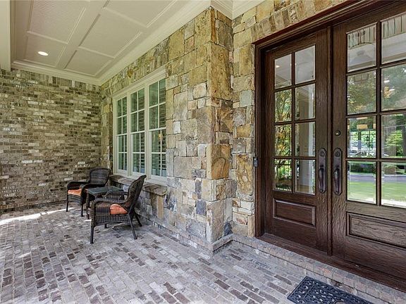 4th image of 705 Langford Ln NW