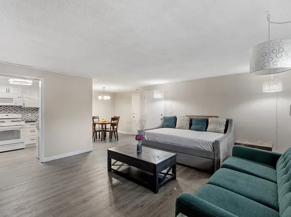 295 Pawtucket Blvd Unit 7, Lowell, MA 01854