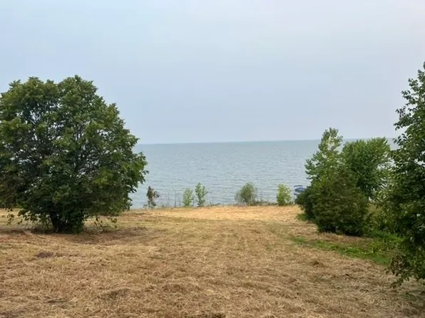 2071 Sugar Creek Ln, Brussels, WI 54204