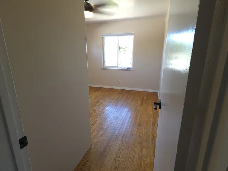 215 Almond St — Photo 9