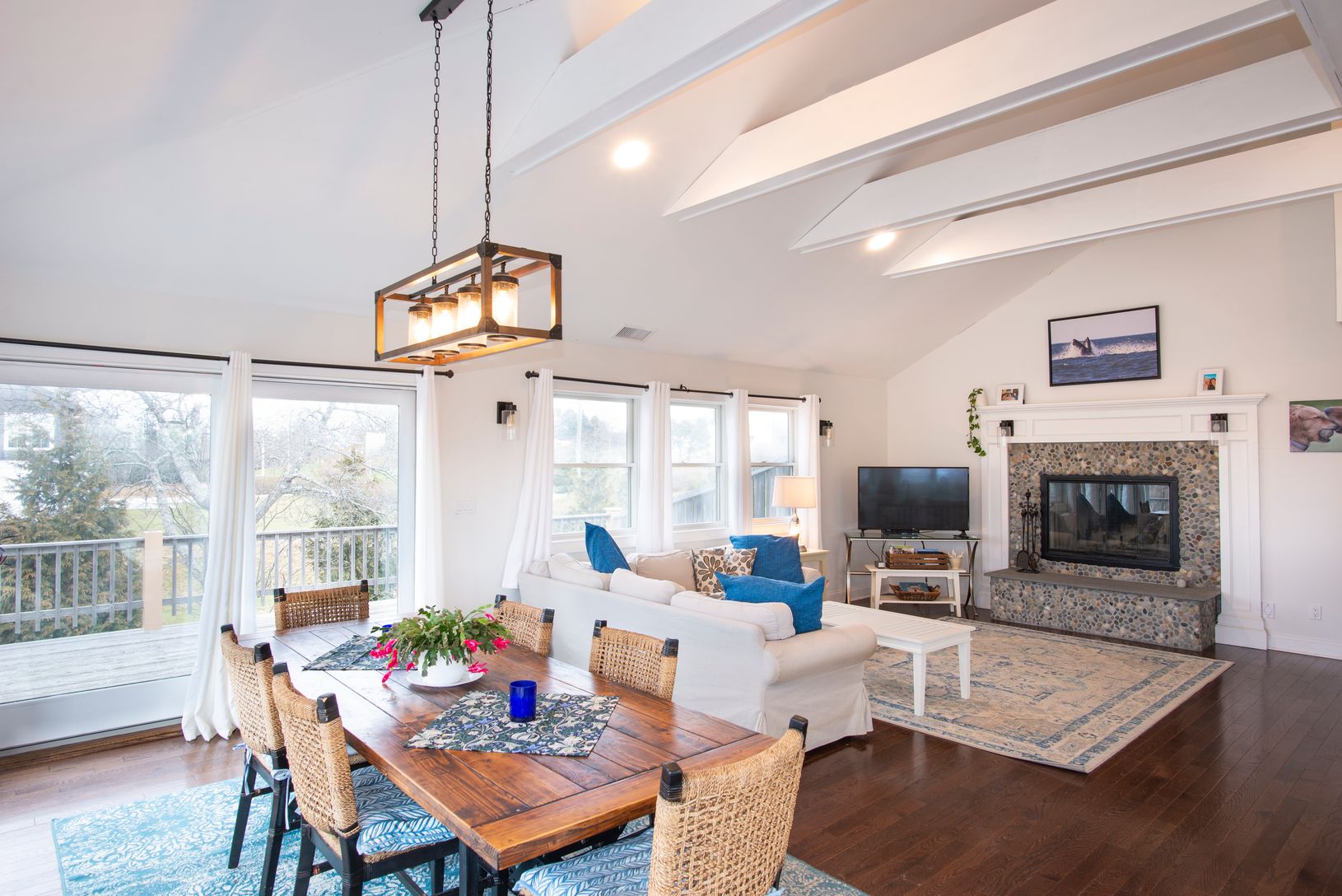  Second floor living dining area