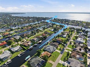 1907 SE 37th Ter, Cape Coral, FL 33904