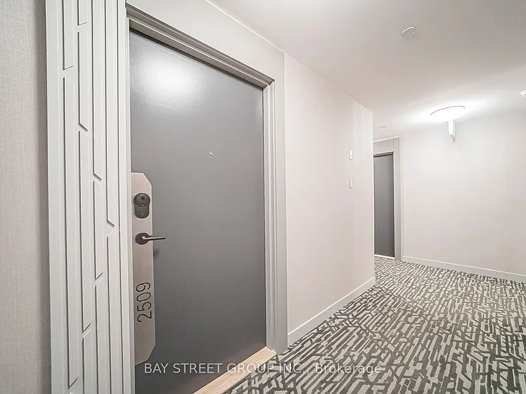 105 Oneida Cres #2509 — Photo 16