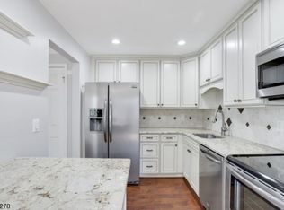 266 Potomac Dr, Basking Ridge, NJ 07920