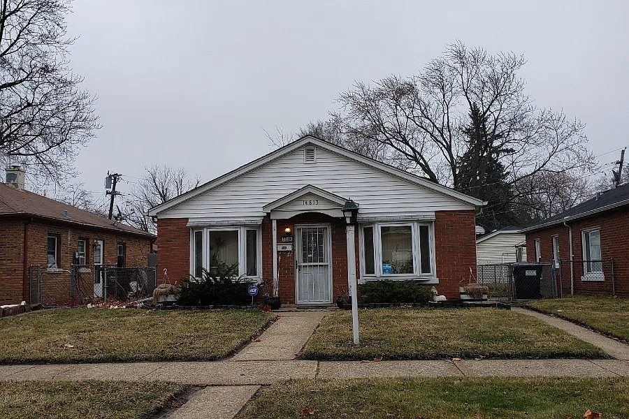 14813 Champlain Ave photo 1