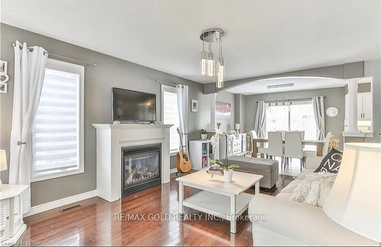 65 Woodhatch Cres — Photo 6