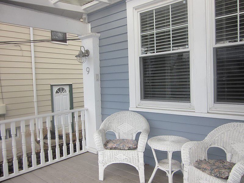 1st image of 9 Oakdale Ave