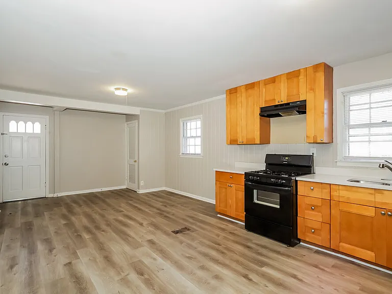 3276 Elm St — Photo 8
