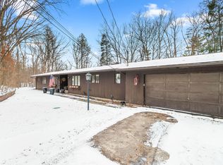 3671 Wildwood Ct, Hillsdale, MI 49242