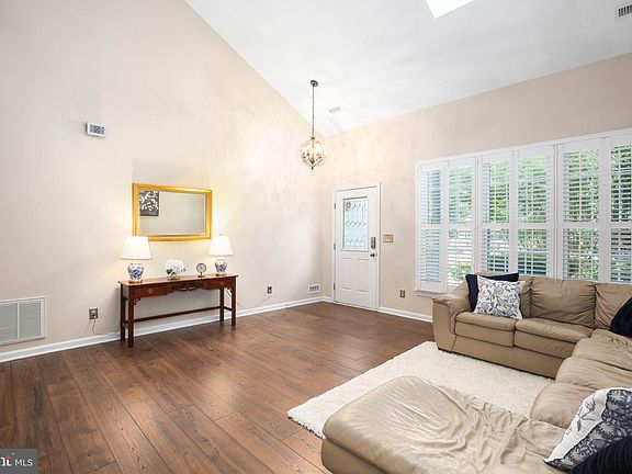 5th image of 4307 Turnberry Dr