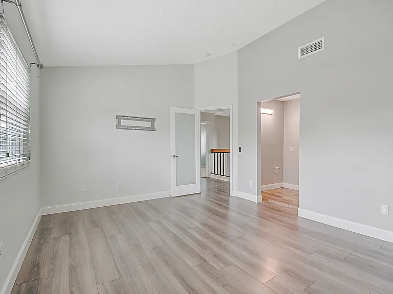 1025 Wentworth Ct — Photo 24