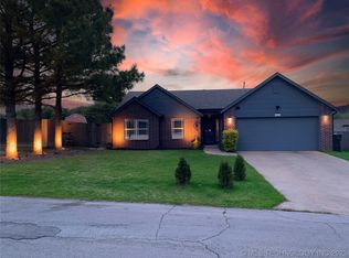 417 Grand Pl, Mannford, OK 74044