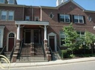 16842 Farmington Rd, Livonia, MI 48154