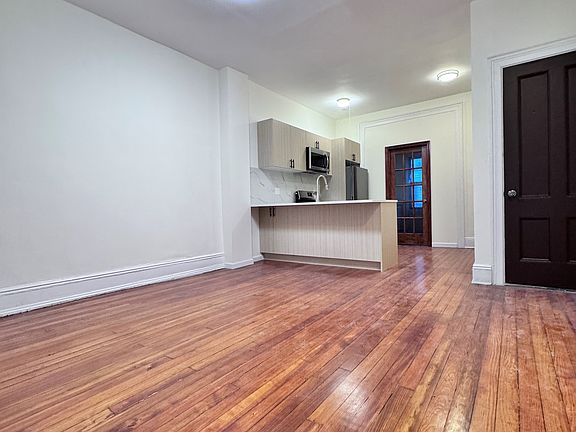 5th image of 5433 Arnold Ave #2FAM