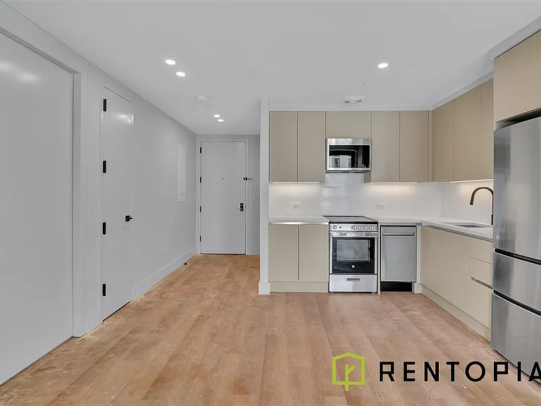 130 Hope St #428A — Photo 3
