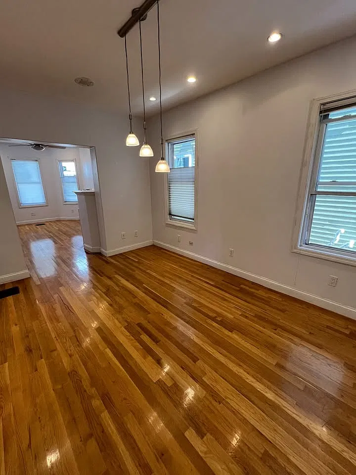 2 bed, 950 sqft, $2,900 — Photo 2