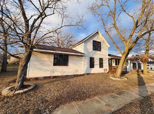 314 W Warehouse St, Muscoda, WI 53573