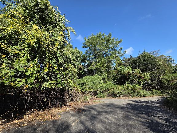 2nd image of 706 Montauk Hwy
