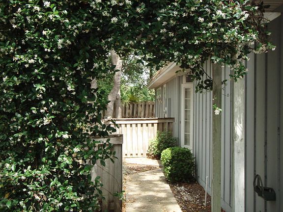2nd image of 2022 Village Ln